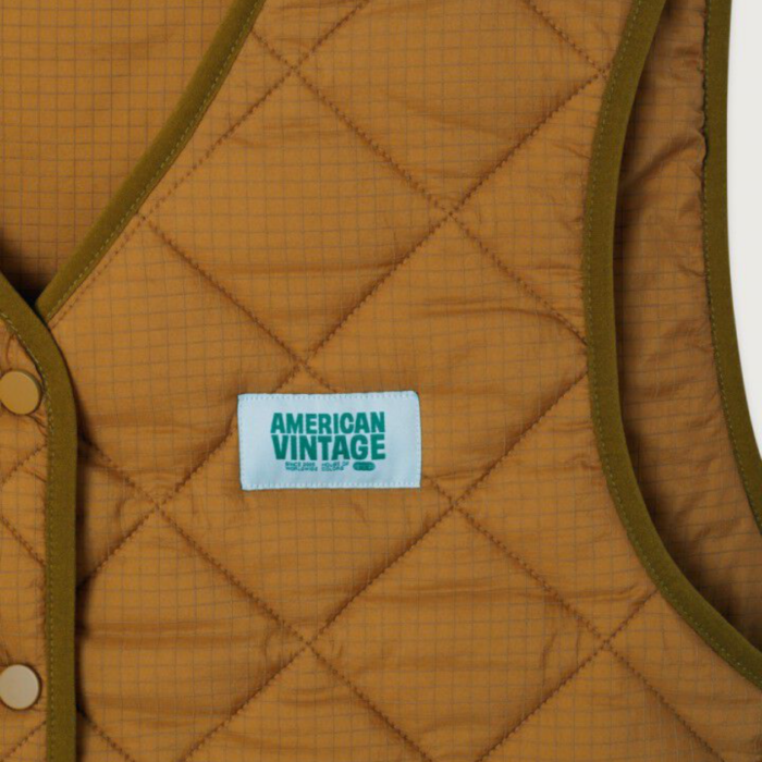 Veste Yupibam American Vintage Macadamia, détail matelassage et logo